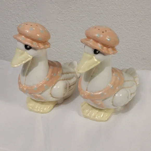 𝅺VINTAGE 1986 Sittre ceramics products mother goose salt and pepper shakers - Picture 2 of 11